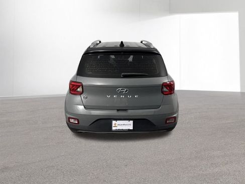 Used 2020 Hyundai Venue SEL image 24