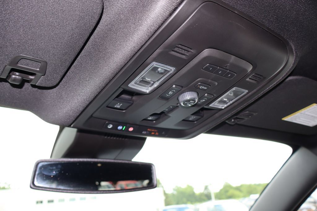 Used 2023 GMC Yukon Denali AWD/4WD image 33