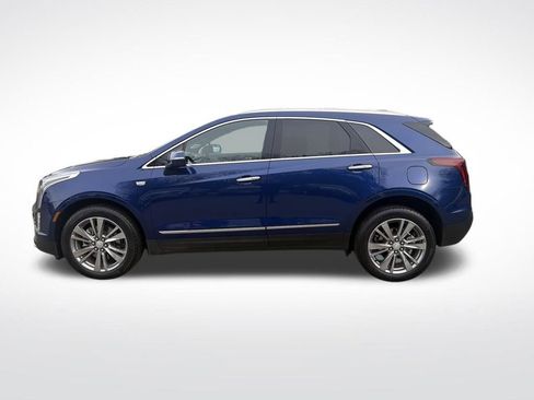 Used 2025 Cadillac XT5 Premium Luxury image 2