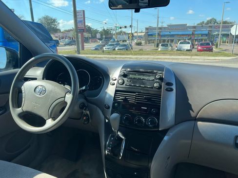 Used 2007 Toyota Sienna CE image 10