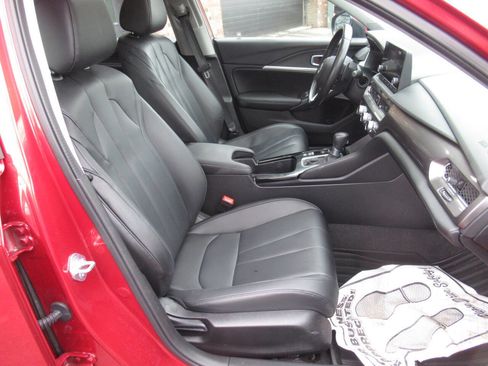 Used 2023 Acura Integra Base 4dr Liftback image 8