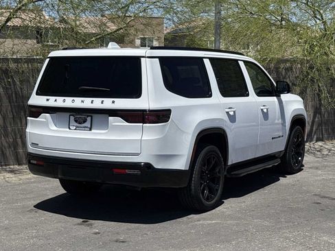 Used 2023 Jeep Wagoneer Series II AWD/4WD image 8