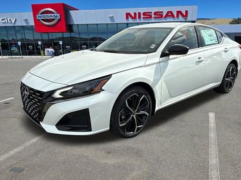 New 2025 Nissan Altima 2.5 SR image 7