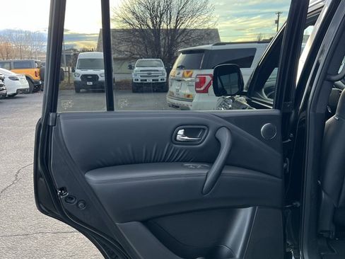 Used 2024 Nissan Armada SL w/ Midnight Edition Package image 13