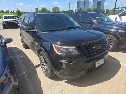 Used 2018 Ford Explorer Sport w/ Equipment Group 401A AWD/4WD image 2