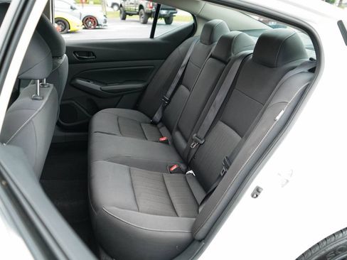 Used 2025 Nissan Altima 2.5 SV FWD image 8