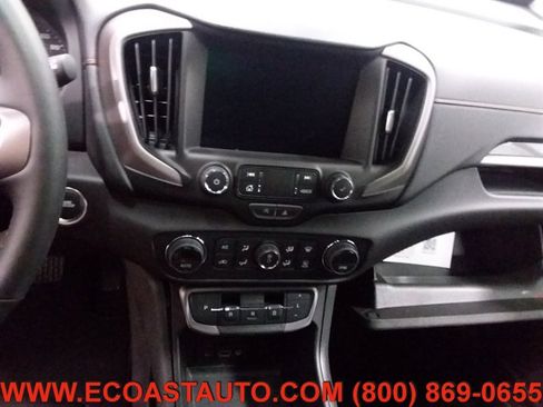 Used 2024 GMC Terrain AT4 image 11