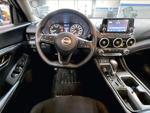 Used 2025 Nissan Sentra S image 16