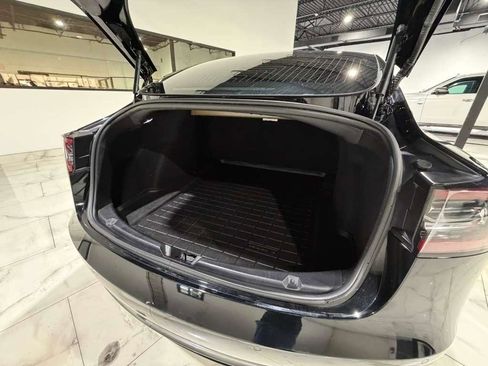 Used 2019 Tesla Model 3 Standard Range image 11