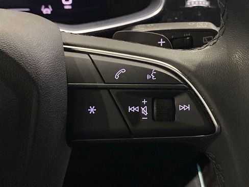 Used 2023 Audi Q8 Prestige w/ Prestige Package image 12