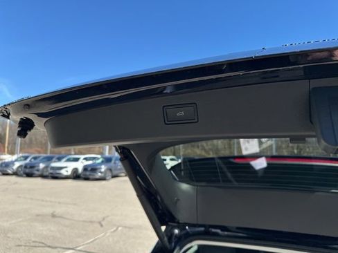 New 2026 Volkswagen Tiguan SE AWD/4WD image 9