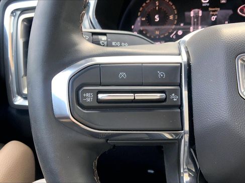 Used 2023 GMC Canyon Denali image 18