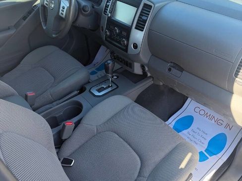 Used 2020 Nissan Frontier SV image 9