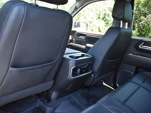 Used 2023 GMC Sierra 1500 SLT w/ SLT Premium Plus Package AWD/4WD image 33