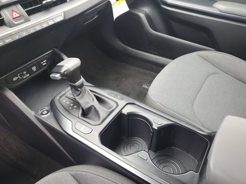 Used 2025 Kia K4 FWD image 21