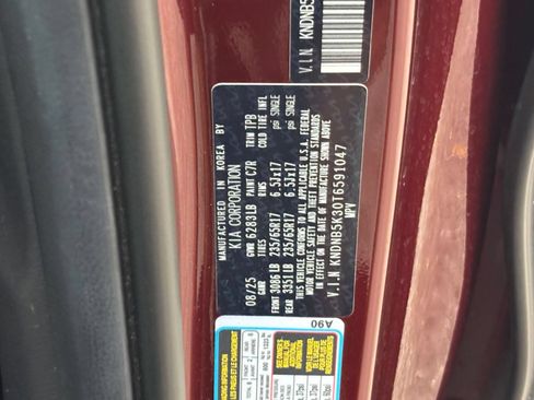 Used 2026 Kia Carnival FWD image 10