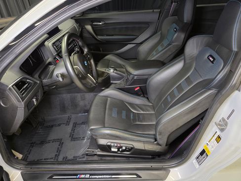 Used 2019 BMW M2 Competition RWD image 21