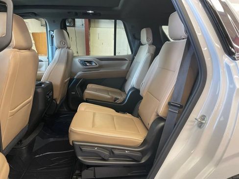 Used 2021 Chevrolet Tahoe Premier w/ Premium Package AWD/4WD image 29