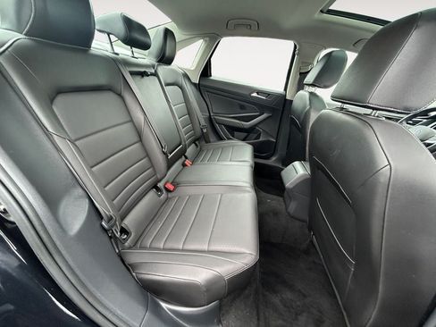 Used 2022 Volkswagen Jetta SE FWD image 23