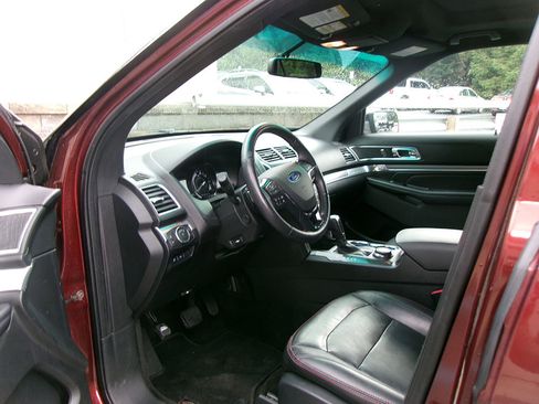 Used 2016 Ford Explorer Sport w/ Equipment Group 401A image 13