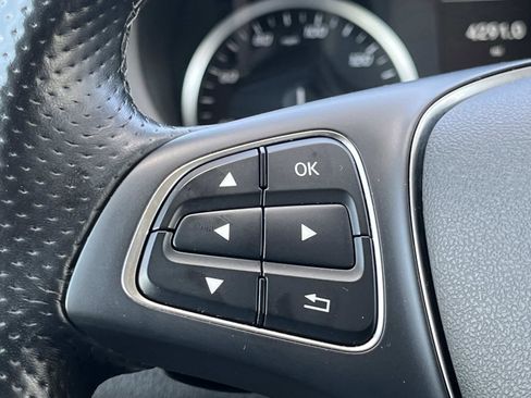 Used 2023 Mercedes-Benz Metris Passenger image 23