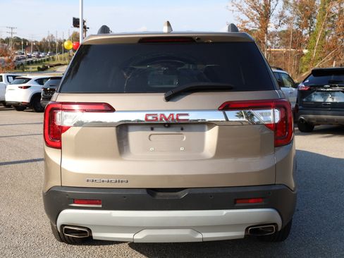 Used 2023 GMC Acadia SLT image 3