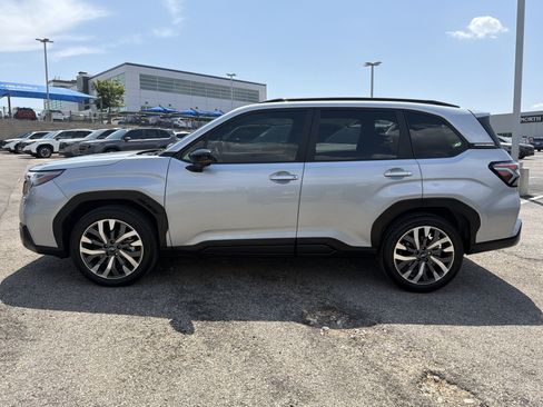 Certified 2025 Subaru Forester Touring AWD/4WD image 6