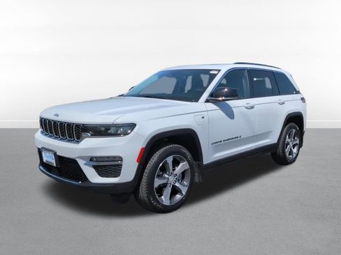 Used 2022 Jeep Grand Cherokee Limited 4xe w/ MOPAR Finishing Package AWD/4WD image 11