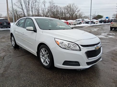 Used 2014 Chevrolet Malibu LT w/ Power Convenience Package image 3