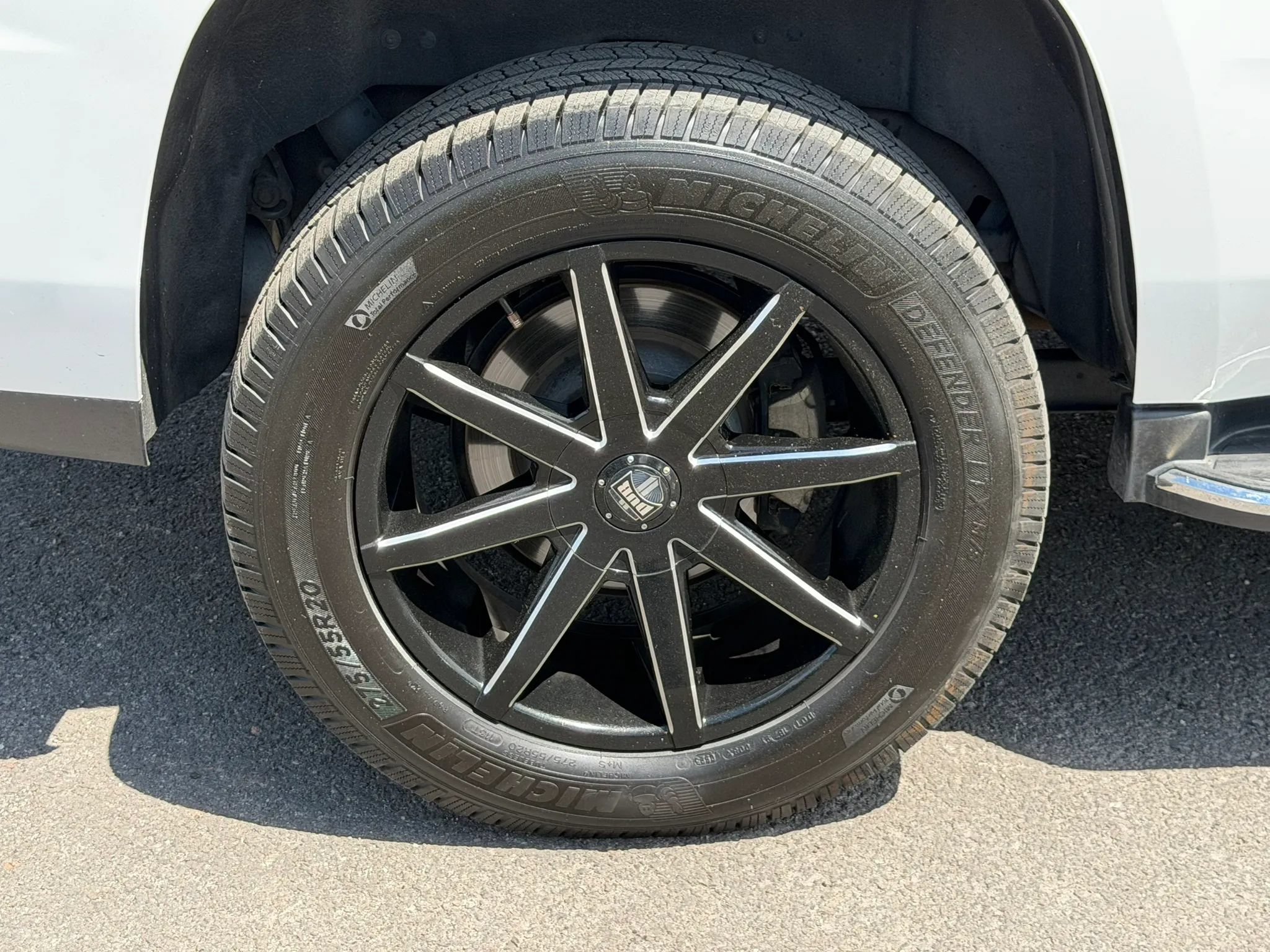 Used 2019 GMC Yukon SLT AWD/4WD image 17