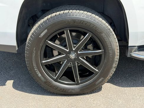 Used 2019 GMC Yukon SLT AWD/4WD image 17