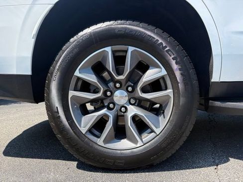 Used 2023 Chevrolet Tahoe LT w/ Luxury Package AWD/4WD image 18