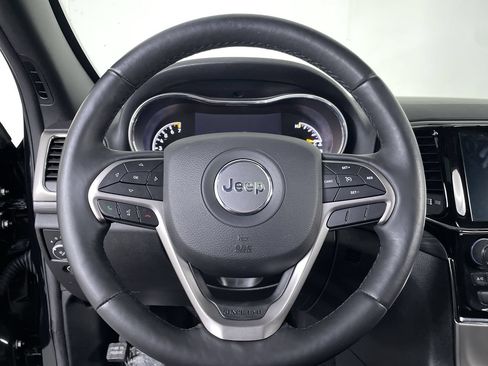Used 2019 Jeep Grand Cherokee Altitude AWD/4WD image 13