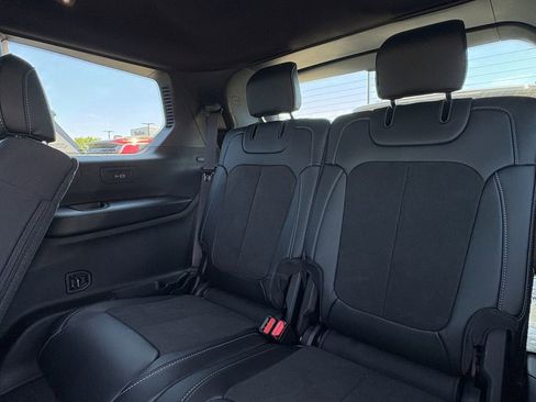 New 2026 Jeep Grand Cherokee L 2WD image 5