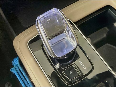 New 2026 Volvo XC90 T8 Plus w/ Protection Package Premier AWD/4WD image 17
