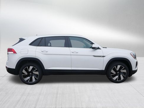 New 2026 Volkswagen Atlas Cross Sport SE AWD/4WD image 2