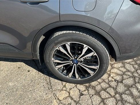 Certified 2022 Ford Escape SEL w/ SEL Stealth AWD Package image 27