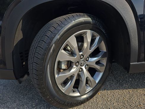 Used 2024 Toyota Grand Highlander AWD image 33