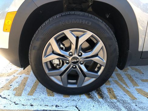 Used 2024 Kia Seltos S AWD/4WD image 17