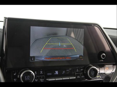 Used 2023 Toyota Highlander Limited AWD/4WD image 13