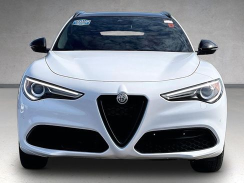 Used 2023 Alfa Romeo Stelvio Veloce AWD/4WD image 3