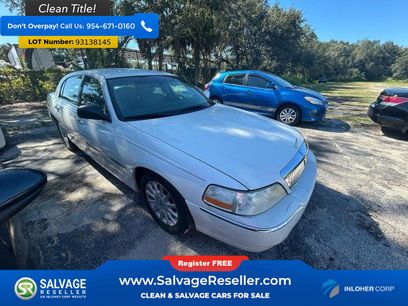 Used 2006 Lincoln Town Car Signature