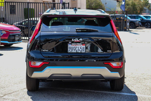 Certified 2025 Kia Niro EX FWD image 8