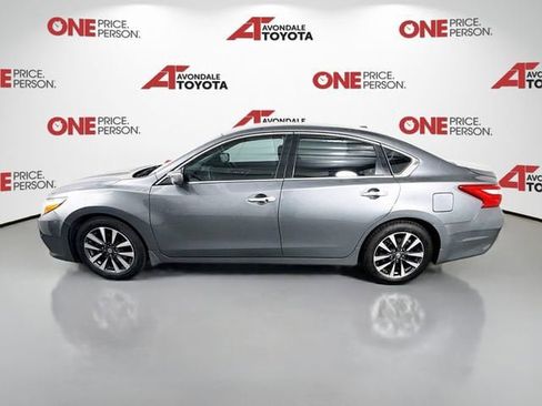 Used 2017 Nissan Altima 2.5 SV image 4