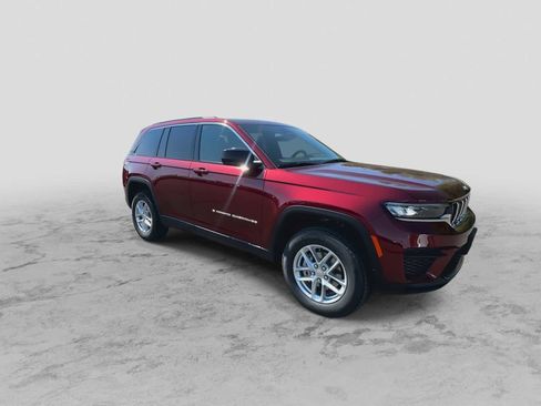New 2025 Jeep Grand Cherokee Laredo X image 2