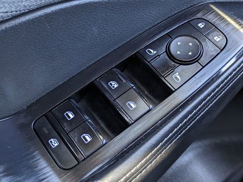 Used 2023 Nissan Rogue SV image 25