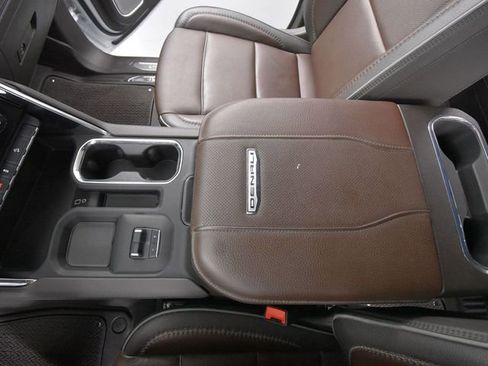 Used 2025 GMC Sierra 3500 Denali image 37