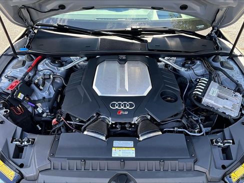 Used 2024 Audi RS 7 Performance AWD/4WD image 32