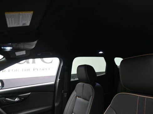 Certified 2025 Chevrolet Blazer Premier w/ Driver Confidence II Package image 17