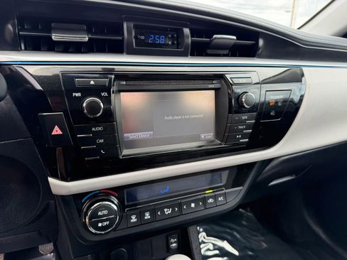 Used 2014 Toyota Corolla LE FWD image 18